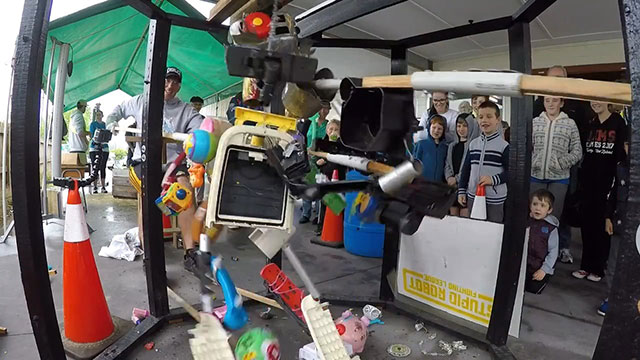 Welcome-to-Stupid-Robot-Fighting-League.mp4_snapshot_00.20.059.jpg