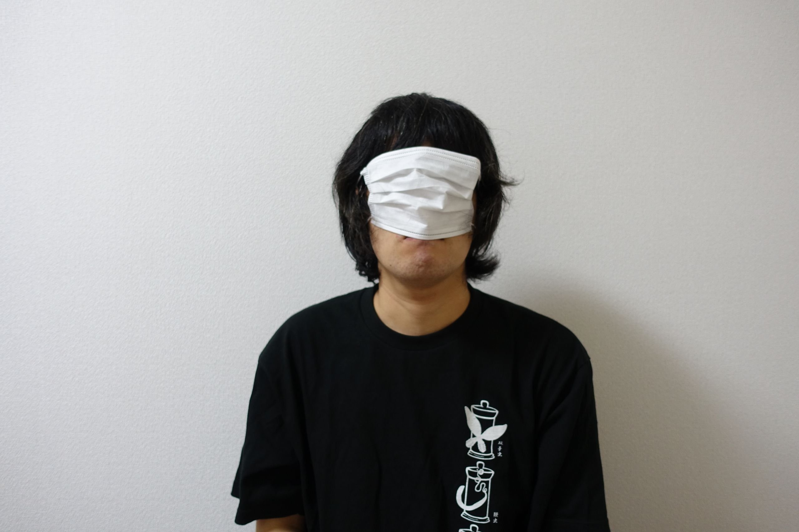 005_マスクで目と口を隠す.JPG
